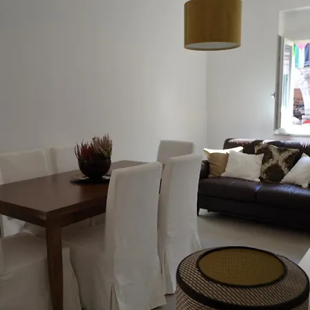 Via Santa Elisabetta 2a *