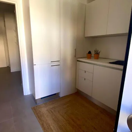 Via Santa Elisabetta 2a *