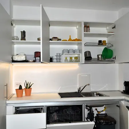 Via Santa Elisabetta 2a *