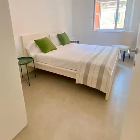 Via Santa Elisabetta 2a * פרוג'ה